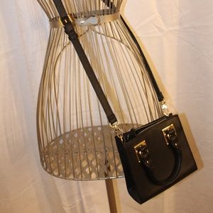 BLACK CROSSBODY BAG